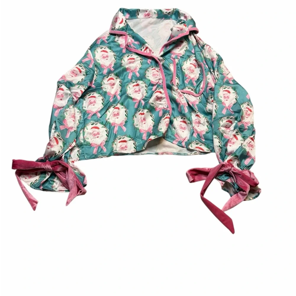 🎅✨ Christmas Santa Pajama Short Set w/ Velvet Bows‎ – Size Large NWT 🎁
